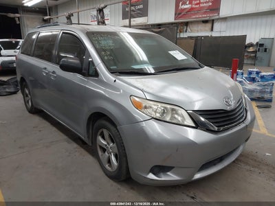 TOYOTA SIENNA 2013