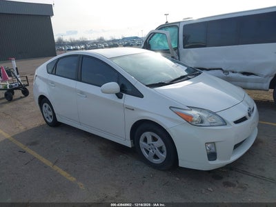 TOYOTA PRIUS 2011