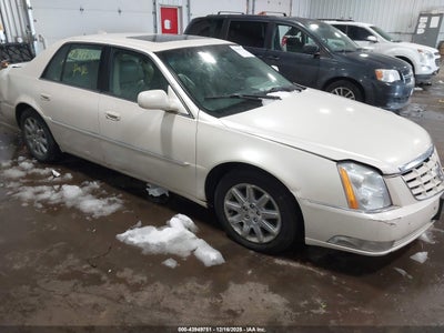 CADILLAC DTS 2011
