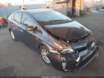 TOYOTA PRIUS PLUG-IN 2015