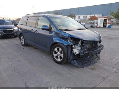 TOYOTA SIENNA 2017