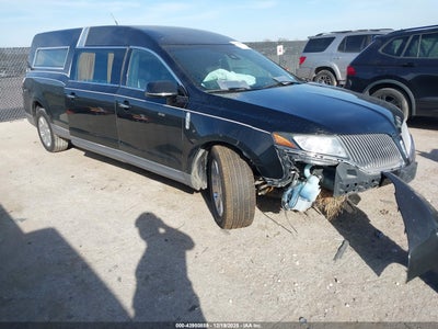 LINCOLN MKT 2013