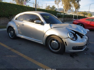 VOLKSWAGEN BEETLE 2013