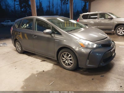 TOYOTA PRIUS V 2015