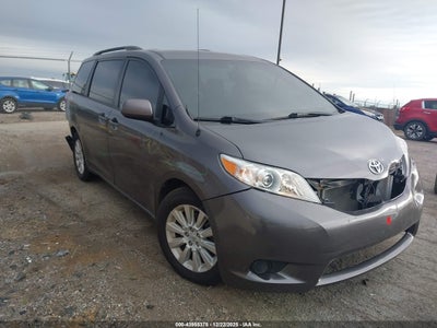 TOYOTA SIENNA 2014
