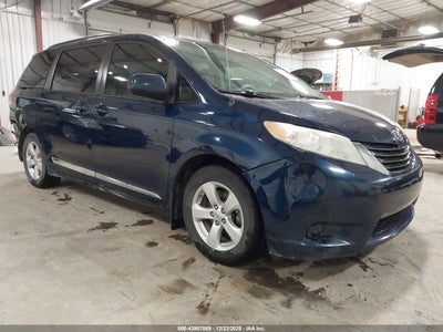 TOYOTA SIENNA 2011