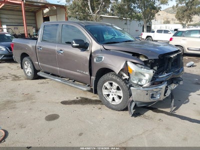 NISSAN TITAN 2017