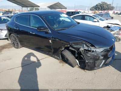 MASERATI LEVANTE 2024