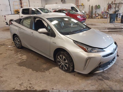 TOYOTA PRIUS 2021