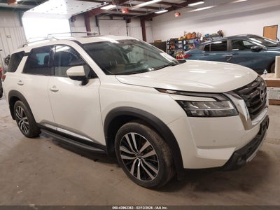 NISSAN PATHFINDER 2024