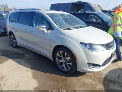 CHRYSLER PACIFICA 2017