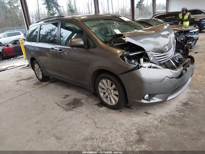 TOYOTA SIENNA 2015