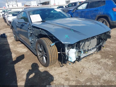 FORD MUSTANG 2025