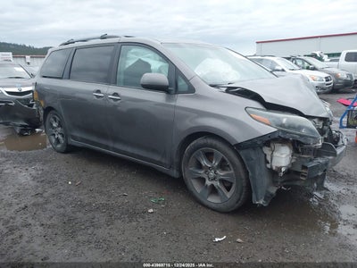 TOYOTA SIENNA 2016