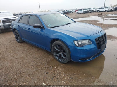 CHRYSLER 300 2023