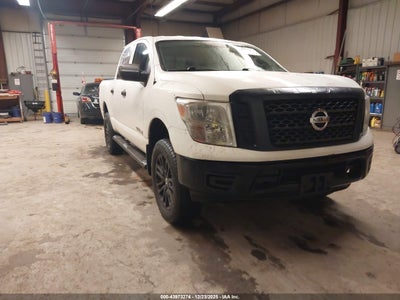 NISSAN TITAN 2017