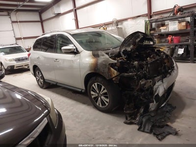 NISSAN PATHFINDER 2017