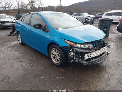 TOYOTA PRIUS PRIME 2017