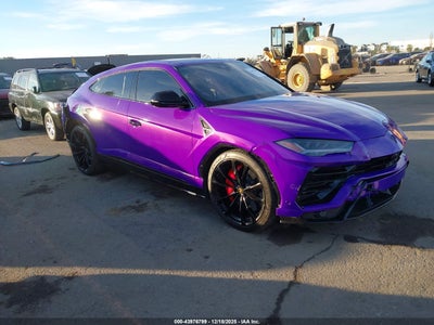 LAMBORGHINI URUS 2021
