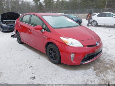 TOYOTA PRIUS 2015