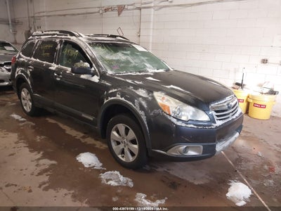 SUBARU OUTBACK 2011
