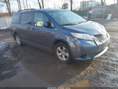 TOYOTA SIENNA 2014