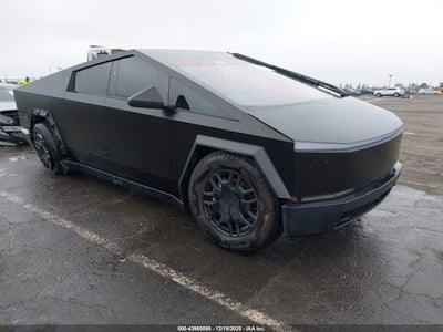 TESLA CYBERTRUCK 2024