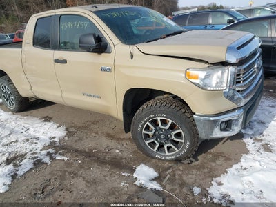 TOYOTA TUNDRA 2017