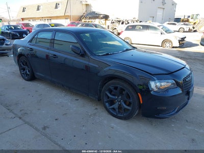 CHRYSLER 300 2016