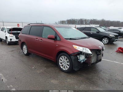 TOYOTA SIENNA 2016