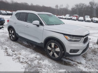VOLVO XC40 2021
