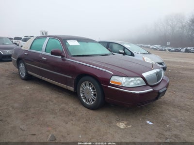 LINCOLN TOWN CAR 2006