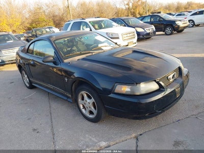 FORD MUSTANG 2000
