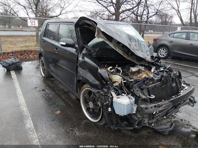 SCION XB 2010