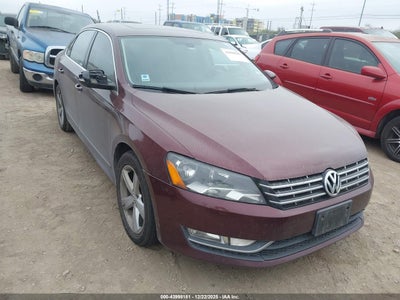 VOLKSWAGEN PASSAT 2012