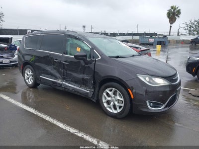 CHRYSLER PACIFICA 2017