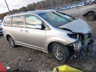 TOYOTA SIENNA 2018