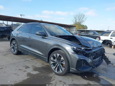 AUDI Q8 2025
