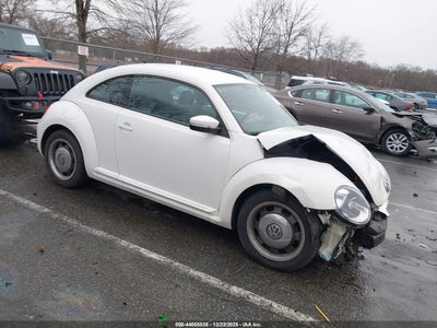 VOLKSWAGEN BEETLE 2012