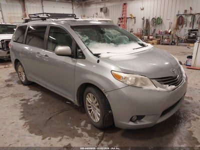 TOYOTA SIENNA 2013