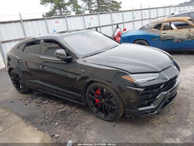 LAMBORGHINI URUS 2021