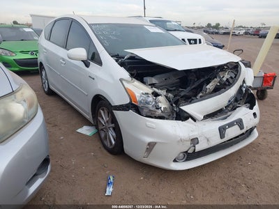 TOYOTA PRIUS V 2012