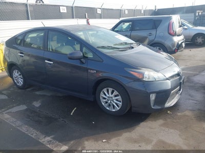 TOYOTA PRIUS PLUG-IN 2015