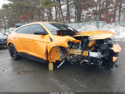 LAMBORGHINI URUS 2024