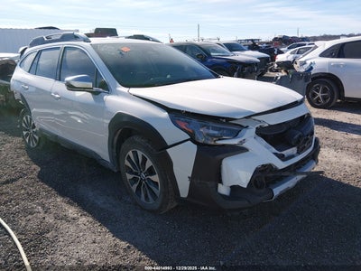 SUBARU OUTBACK 2025