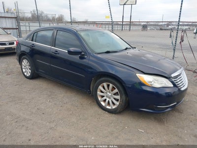 CHRYSLER 200 2013
