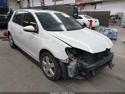 VOLKSWAGEN GOLF 2010
