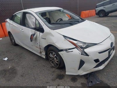TOYOTA PRIUS 2017