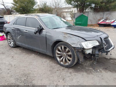 CHRYSLER 300 2019