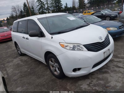 TOYOTA SIENNA 2012